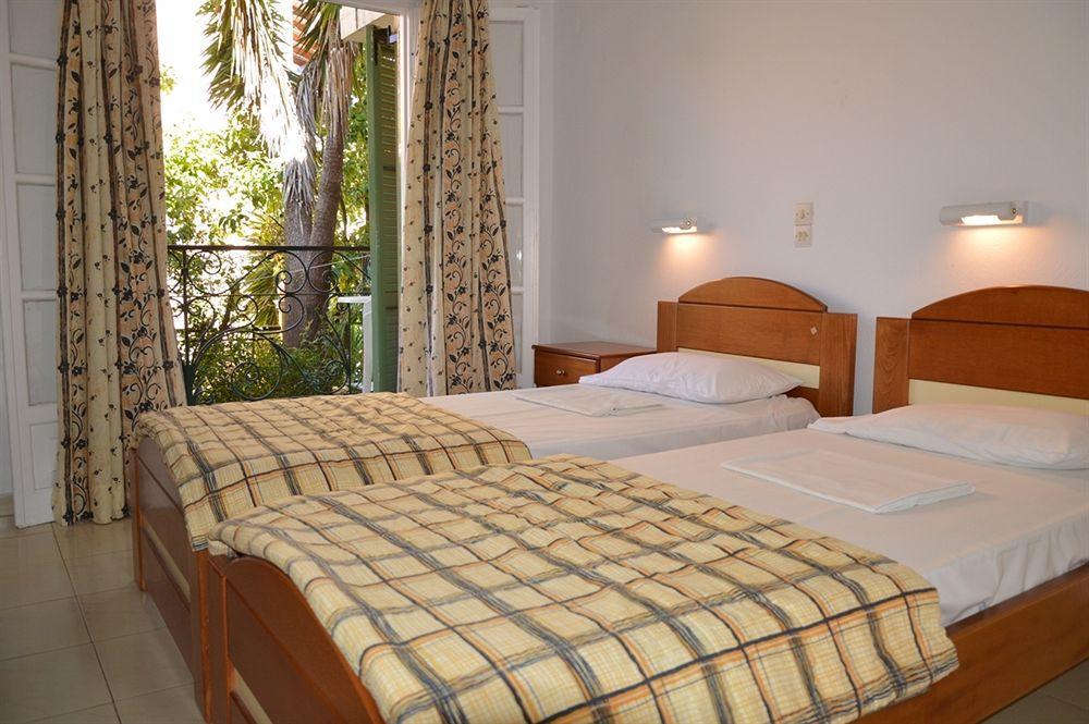 Philippos Hotel Kassiopi Exterior foto