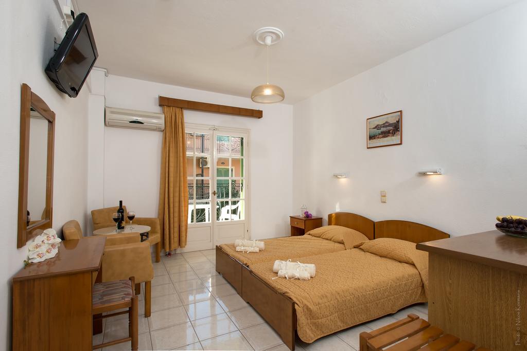 Philippos Hotel Kassiopi Exterior foto
