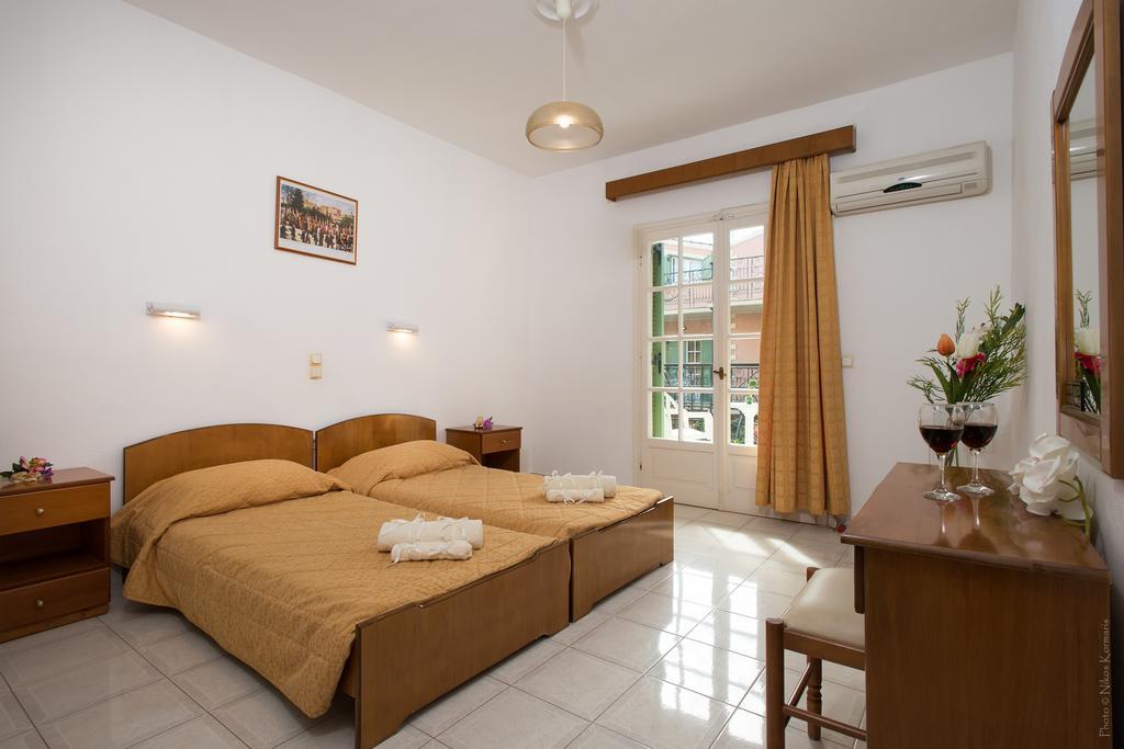 Philippos Hotel Kassiopi Exterior foto